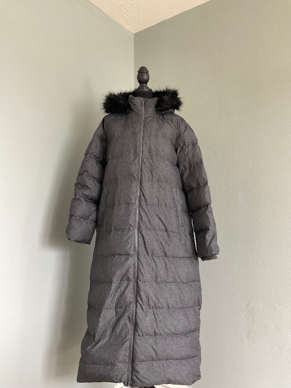 LANDS END LOND DOWN COAT SIZE XL